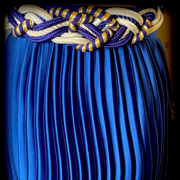 Long Blue Pleated Skirt💙 Vintage Belt Included - Picture 2 of 5